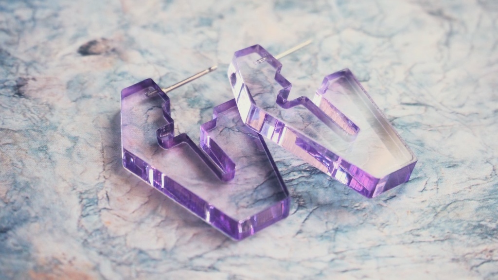 ドラルク 手染めアクリル ピアス/イヤリング