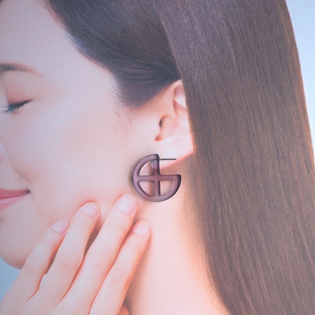 サテツ 手染めアクリル ピアス/イヤリング