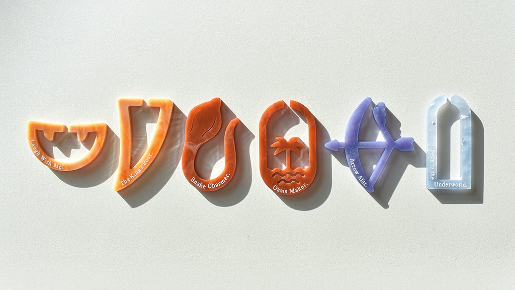 アクリルイヤーカフ