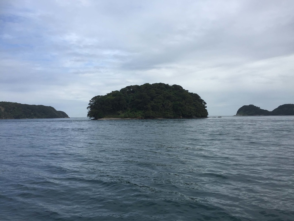 背景フリー素材【1】トンネル、小島、廃墟