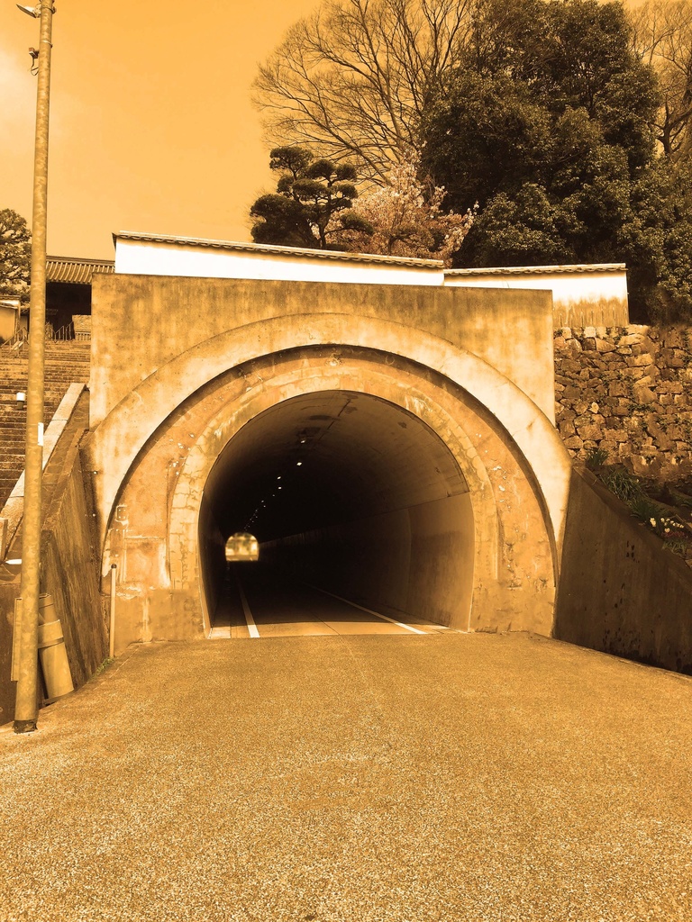 背景フリー素材【1】トンネル、小島、廃墟