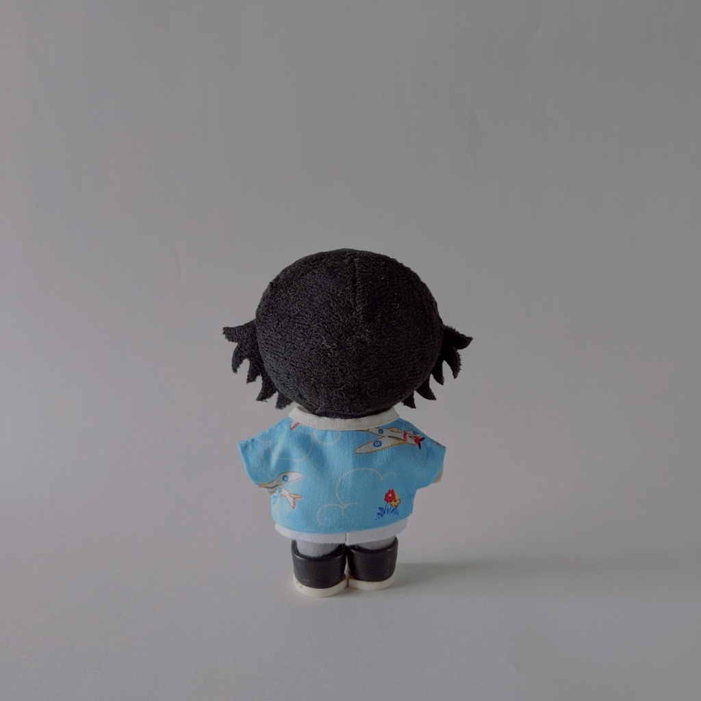 ちいさな襟のシャツ