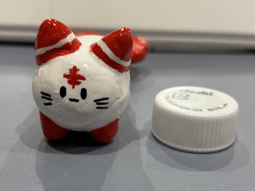 えびにゃん石粉粘土フィギュア 【赤色、青色】