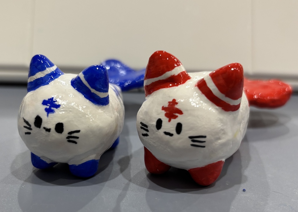 えびにゃん石粉粘土フィギュア 【赤色、青色】