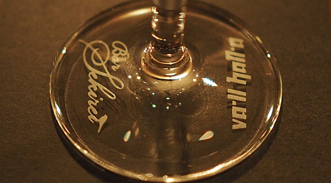 Bar Sekirei × Va-11 Hall-A ダブルネーム “キラ☆ミキ” サイン入りカクテルグラス Bar Sekirei + Va-11 Hall-A Double-Name “*Kira* Miki” Autographed Cocktail Glass