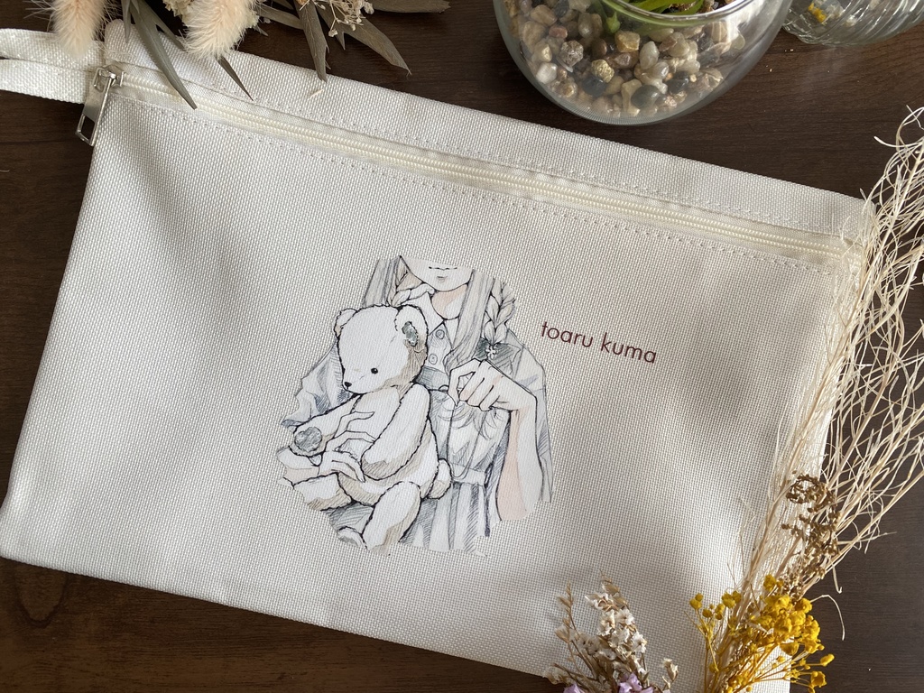 とあるくまポーチ