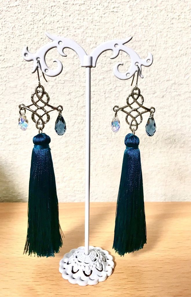 バンケットイメージピアス