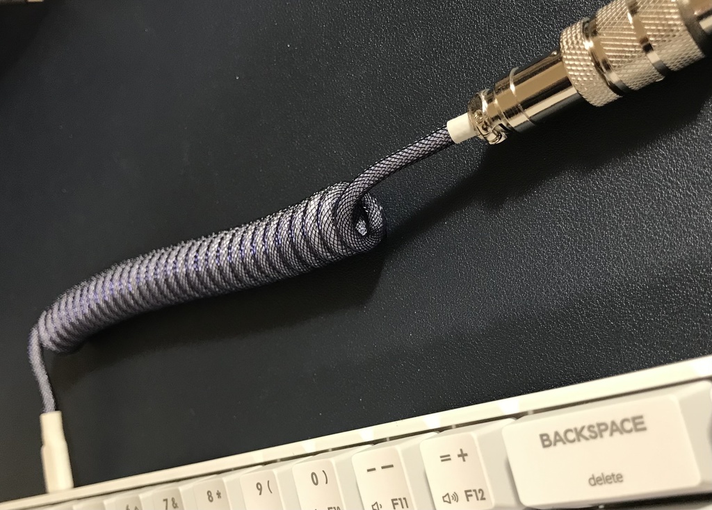 カスタムUSBケーブル パープルホワイト