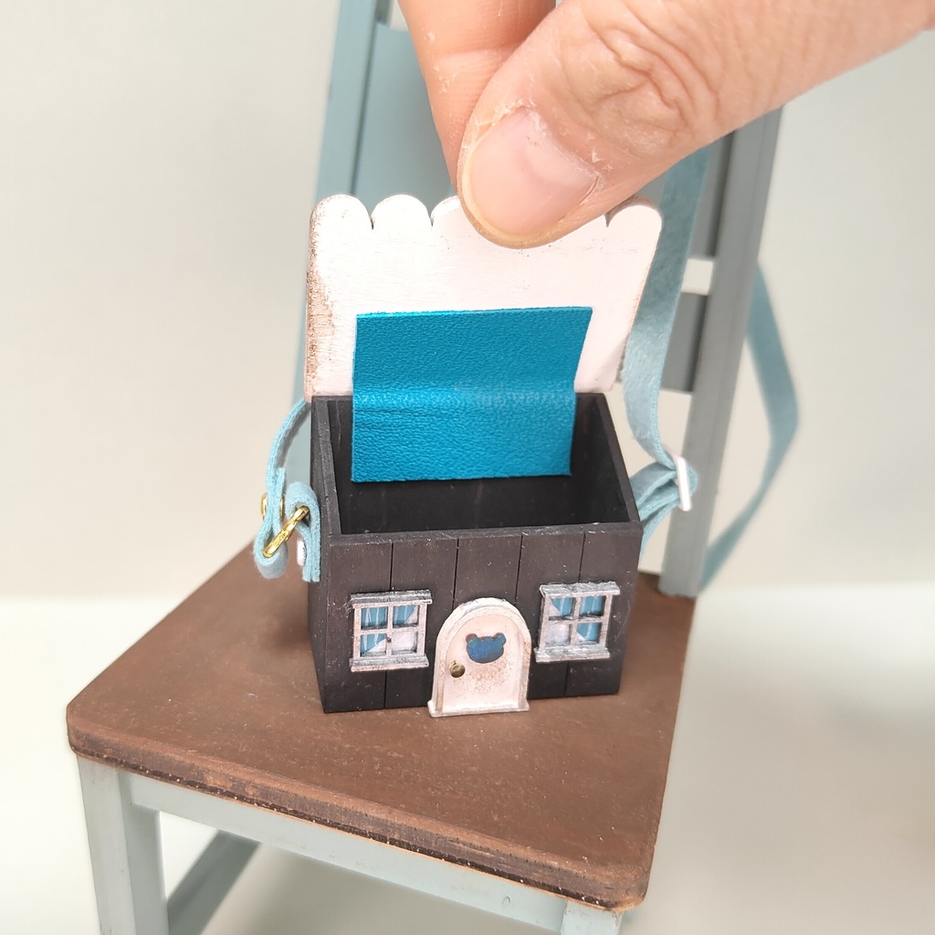 ドール用おうち型ショルダーバック|蓋が開く・大きいサイズ(HSO-L-002)