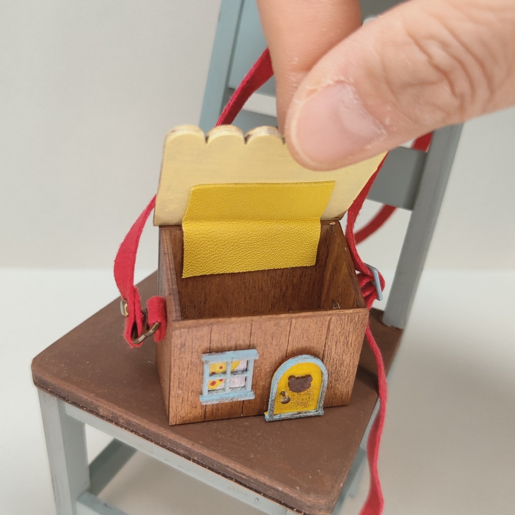 ドール用おうち型ショルダーバック|蓋が開く・大きいサイズ(HSO-L-001)