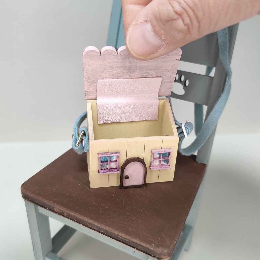 ドール用おうち型ショルダーバック|蓋が開く・大きいサイズ(HSO-L-005)