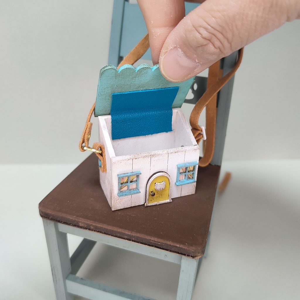 ドール用おうち型ショルダーバック|蓋が開く・大きいサイズ(HSO-L-006)