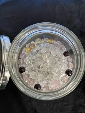 エネルギー封入!クリスタルさざれ入り浄化用ポット