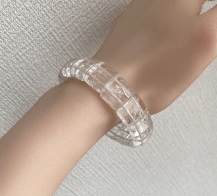 珍しい☆虹入り🌈水晶バングル☆