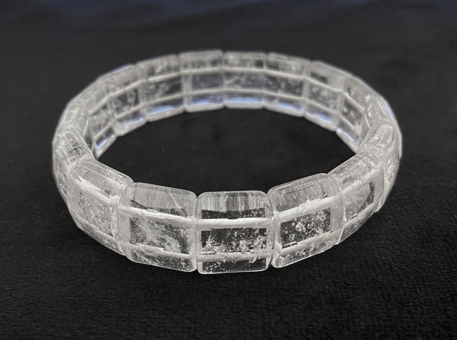 珍しい☆虹入り🌈水晶バングル☆