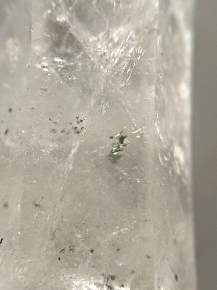 ちっちゃい苔入りヒマラヤ水晶ポイント🍀置き物