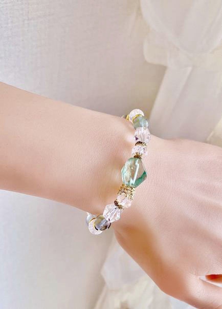 水晶とフローライト✨目覚めと癒しブレスレット✨