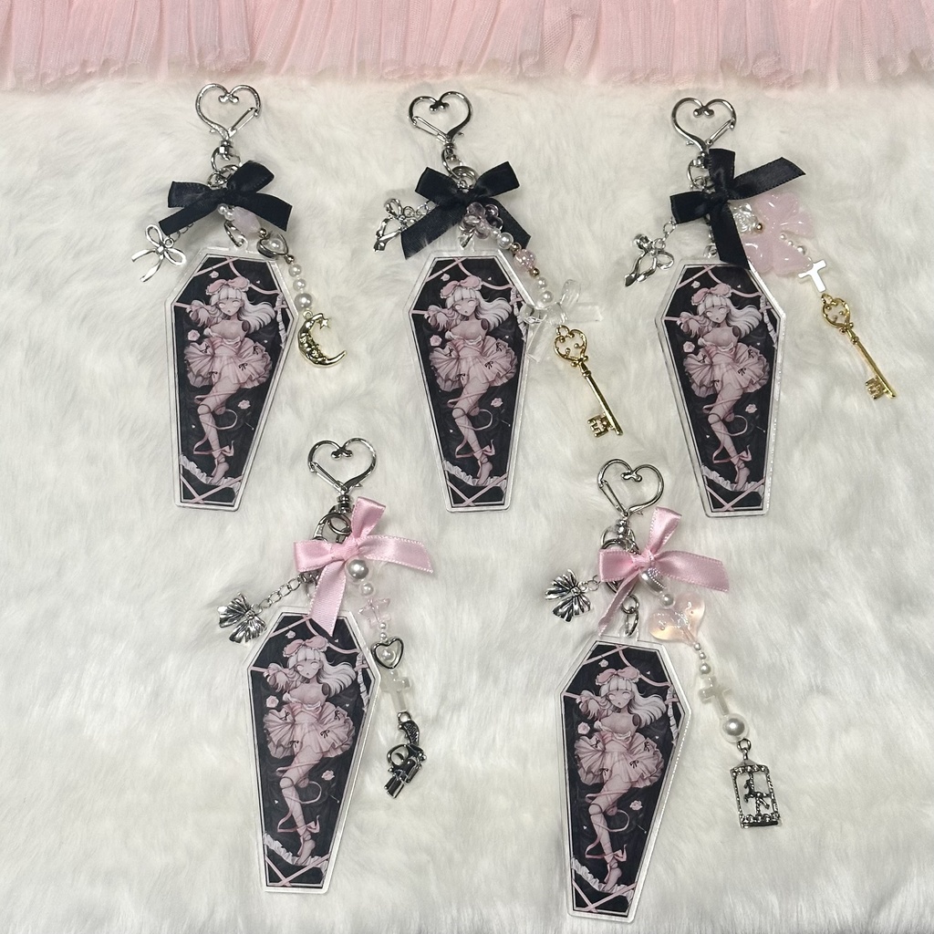 💀🗝️チャーム付きアクリルキーホルダー COFFIN - Rosie & Olivia