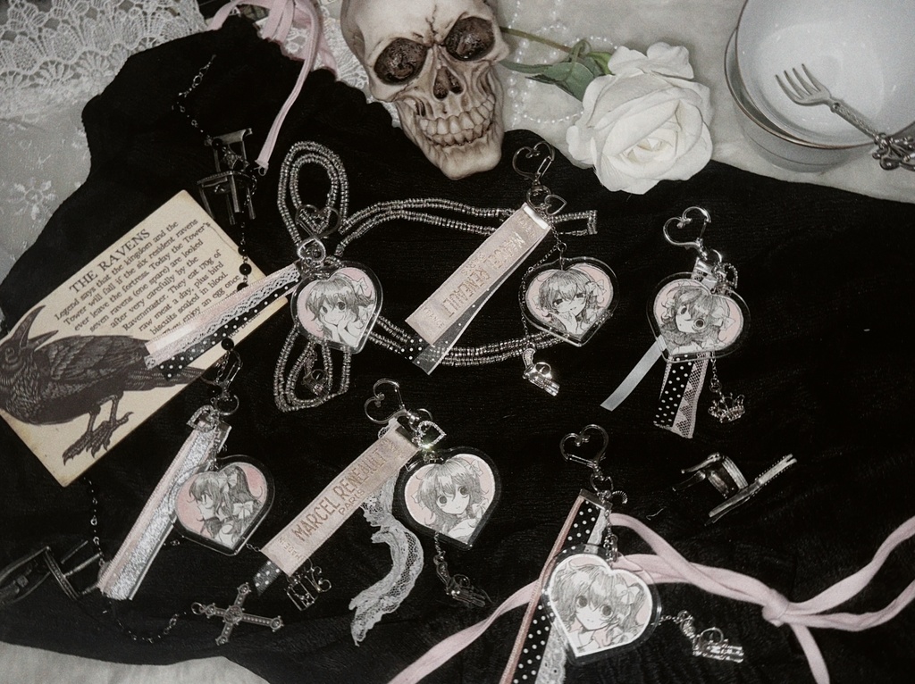 💀🥄ミニ原画キーホルダー A piece of a girl - Rosie&Beatrice