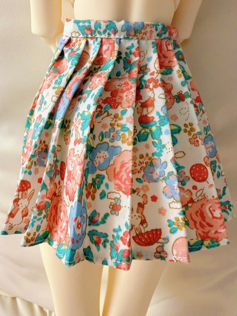 【1/3・30cmサイズ】うさぎ柄 プリーツスカート ドール服
