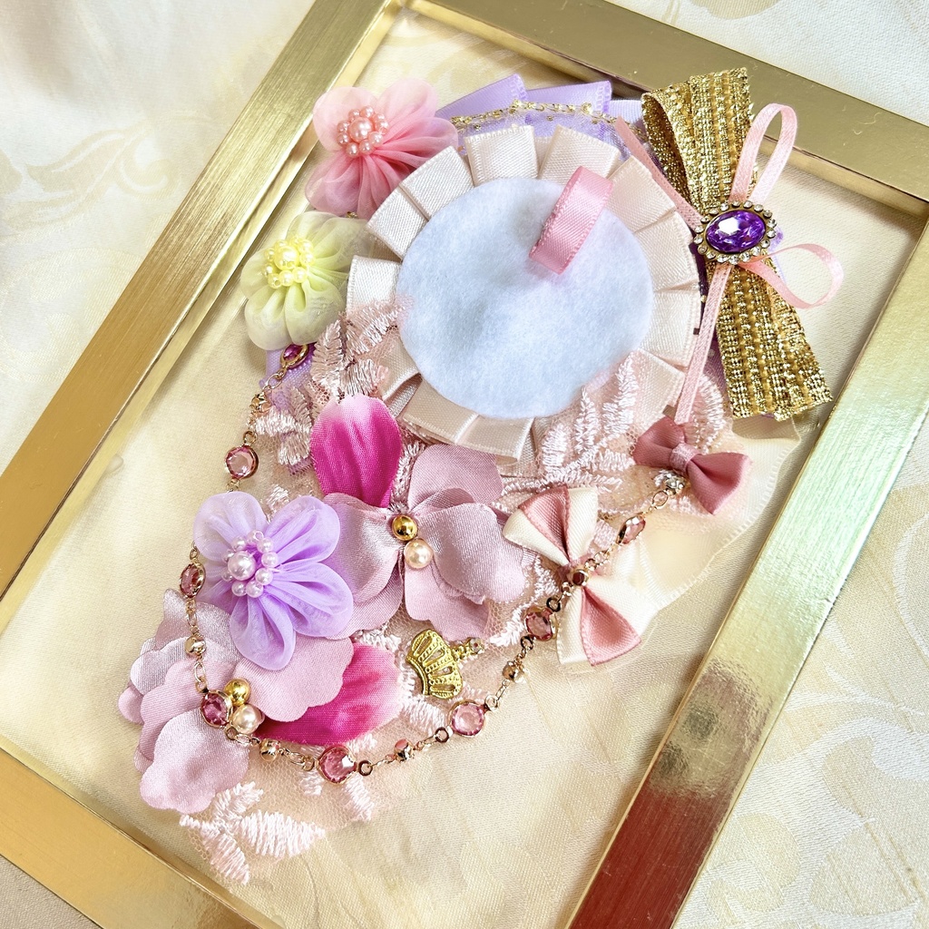 ラプンツェルのロゼット　ピンク　紫　お花のプリンセス　缶バッジ　バースデーシールにも