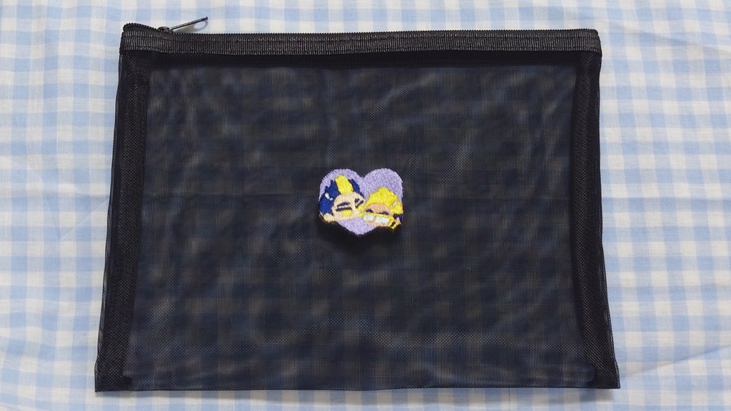 半稀刺繍ポーチ