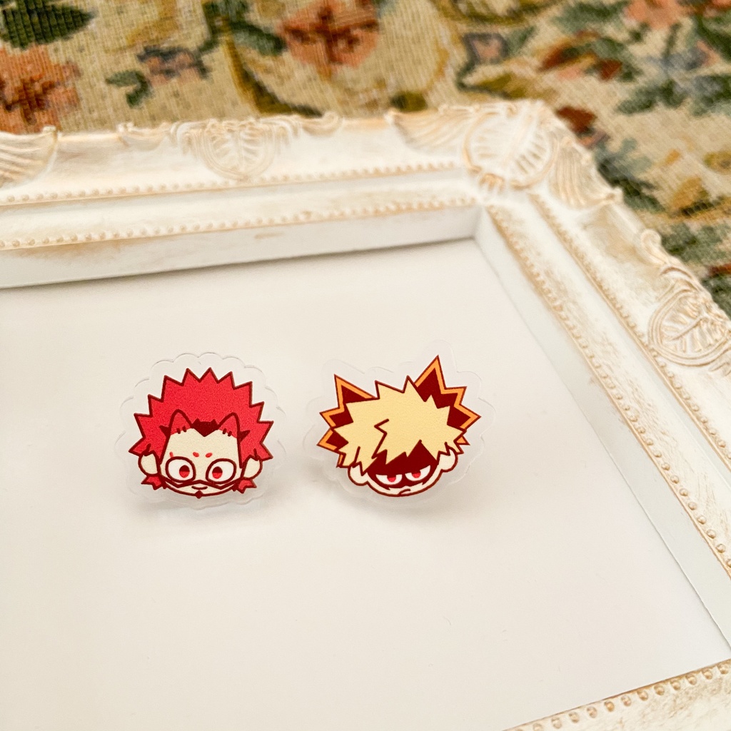 切爆アクリルバッジ