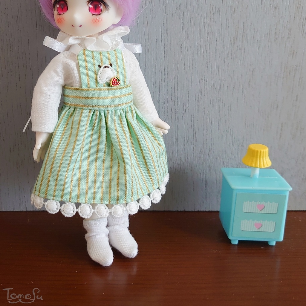 11cmサイズのさくらんぼエプロンワンピとブラウスセット