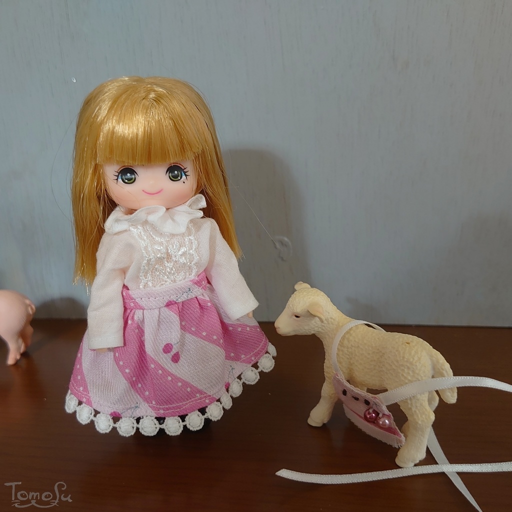 11cmサイズのさくらんぼエプロンワンピとブラウスセット