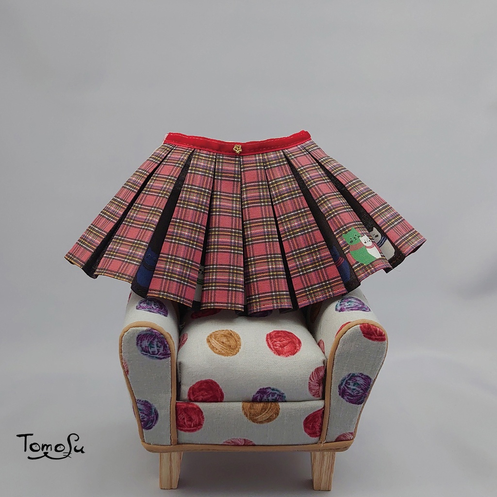 22‐27cmサイズこっそりにゃるまチェックのボックスプリーツスカート