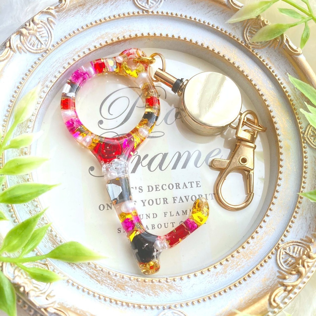 ツイステ概念/ハーツラビュル寮イメージ*鍵型キーホルダー