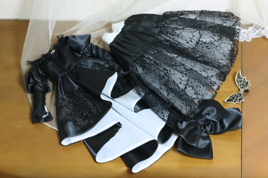 (40㎝ドール用) Black&Whiteドレス