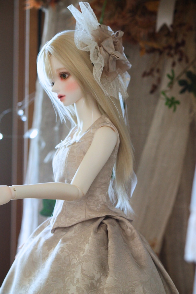 （60㎝ドール用）ジャガードドレス　ウェスト細目ヒップ小さ目(ブラウス無し））
