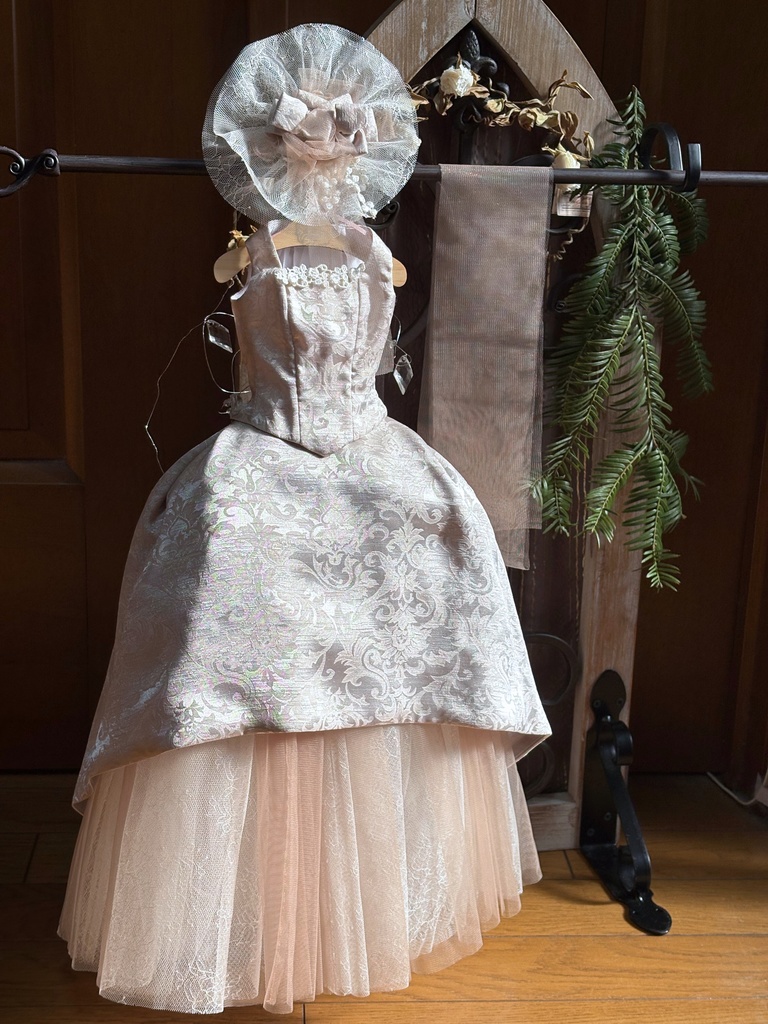 (60㎝ドール用)ジャガードドレス ウェスト細目ヒップ小さ目(ブラウス無し))