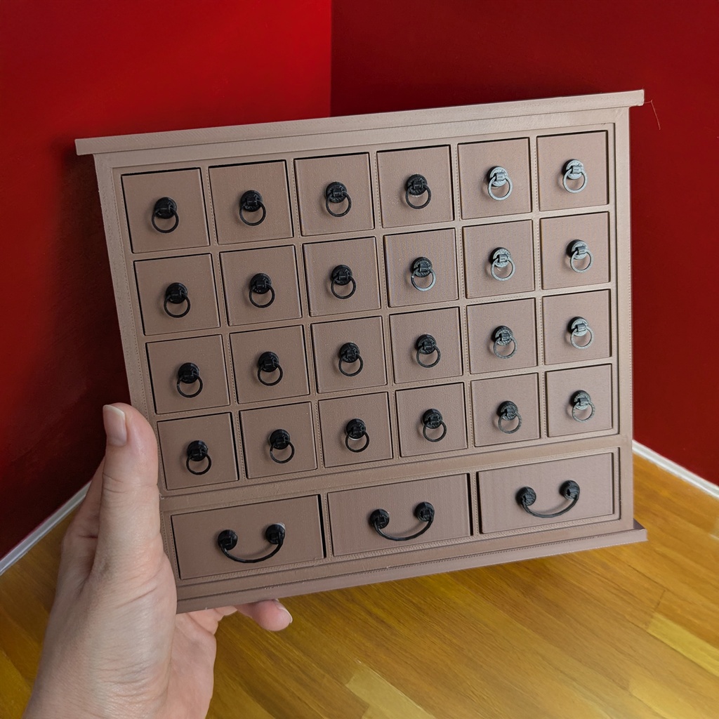 Miniature Apothecary Cabinet (ミニチュア薬箪笥)