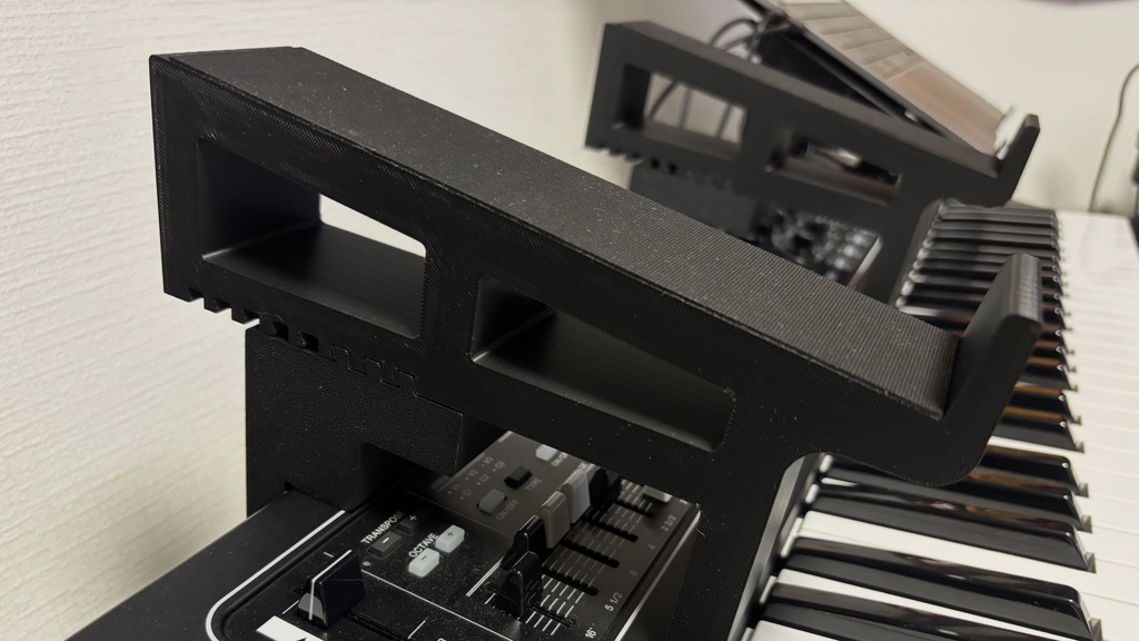 キーボードスタンド on キーボード (フル鍵盤用) - 受注生産品