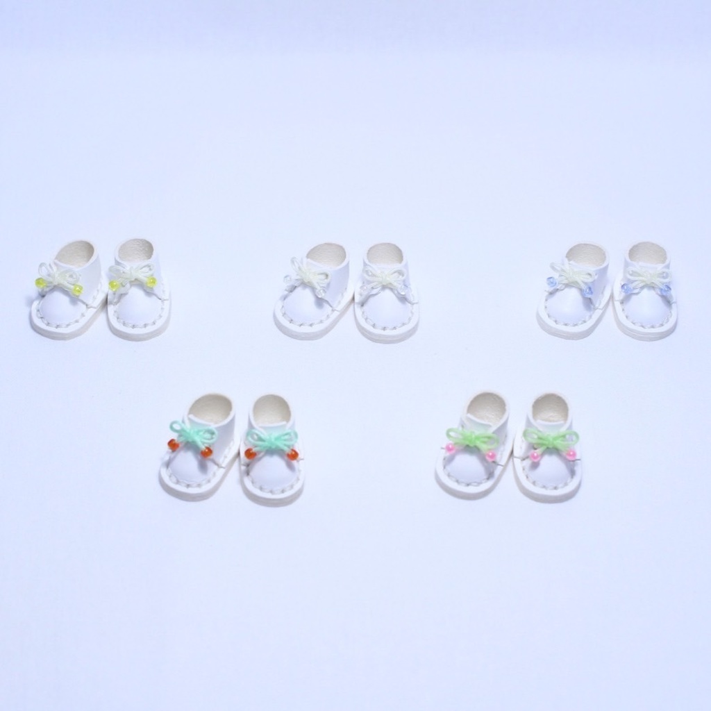 ビーズほわいとなおくつ