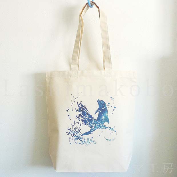 Mサイズ 「 Blue Dolphin 001 」< トートバッグ >
