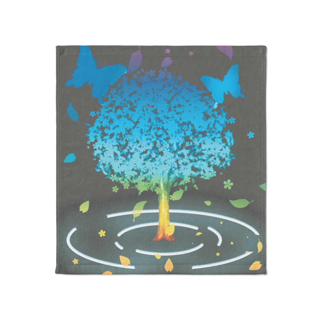 水面に立つ幻想的な木を飛ぶ蝶