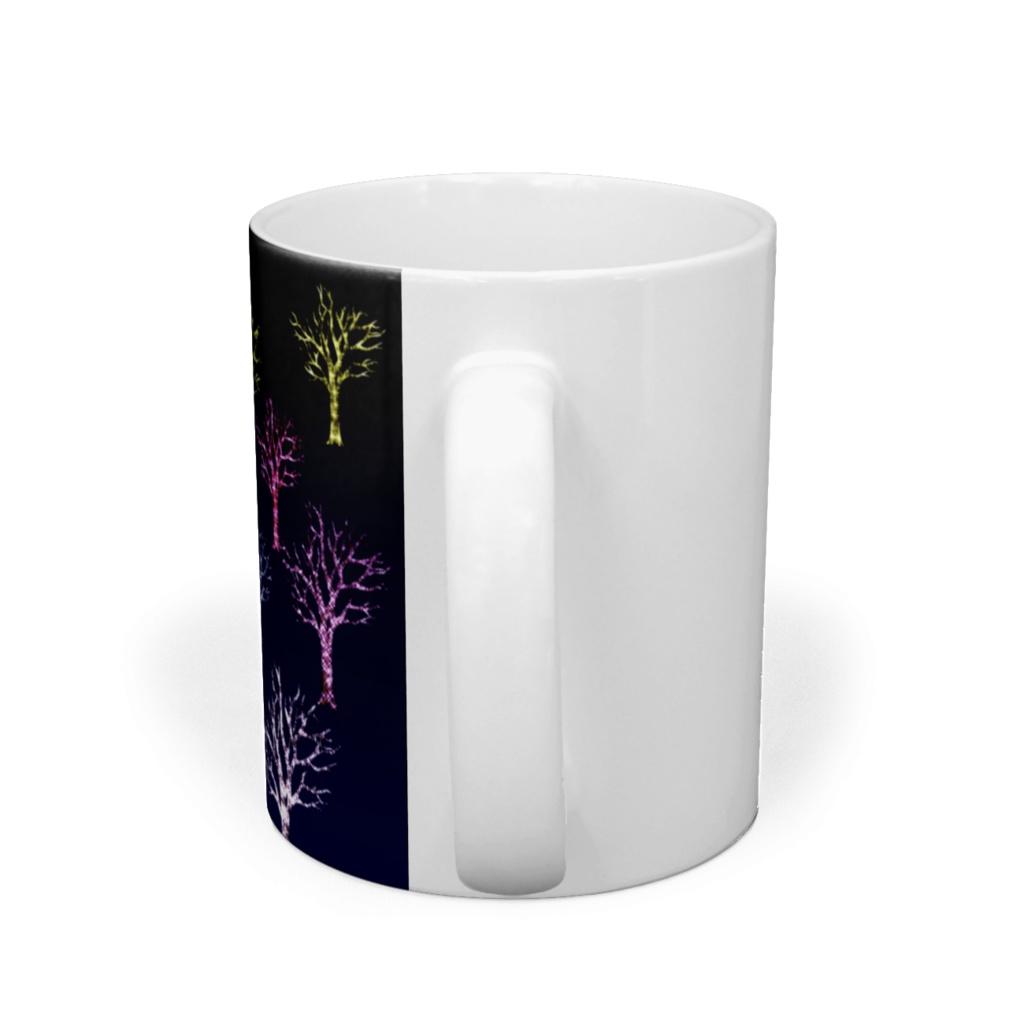 イルミネーション光る冬の枯れ木