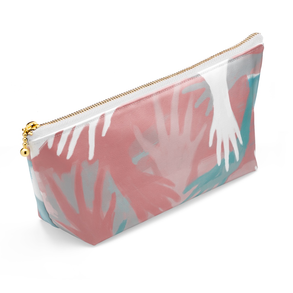 <ポーチ>手とてとテ