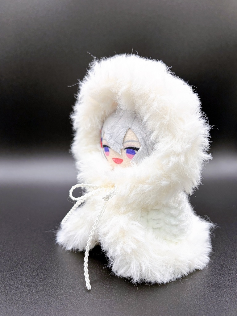 ぱぺ、いつぬいモデルのフードつきポンチョ