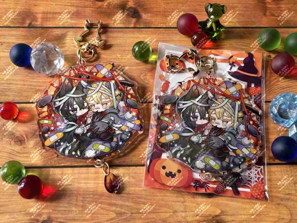 チャーム付きアクリルキーホルダー イサン×シンクレア(ハロウィン)