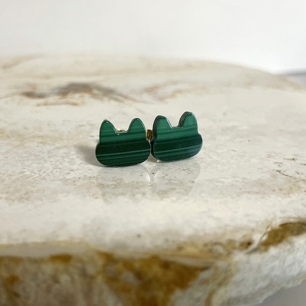 マラカイト 緑猫ピアス -Cornucopia Jewelry-
