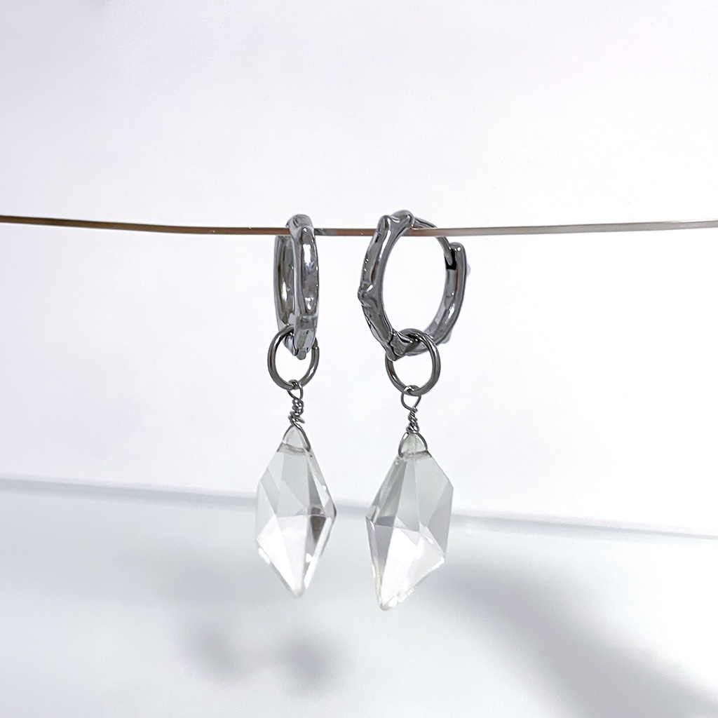 クリスタル（水晶）×スタッズフープピアス -Cornucopia Jewelry-