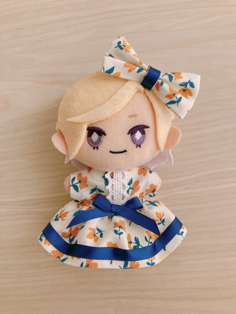 オレンジ花のワンピース