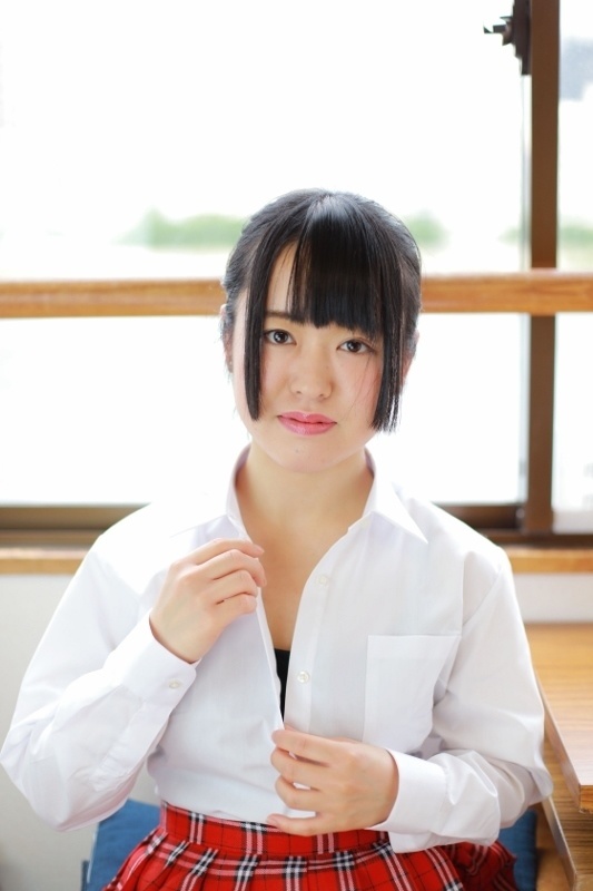 鈴木萌美写真集 もえみいのアカルイ恋愛のススメ