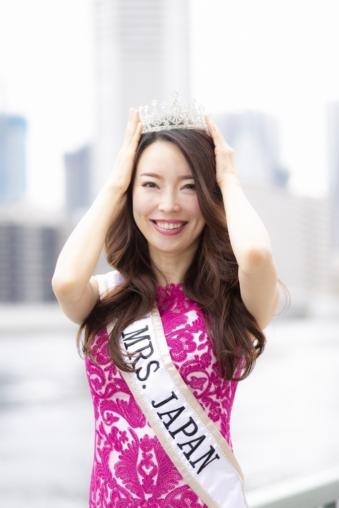 【QUEEN】ミセスコンテストグランプリ日本代表・川崎優季4th写真集