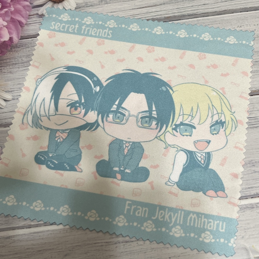 中学生組メガネ拭き&缶バッジセット