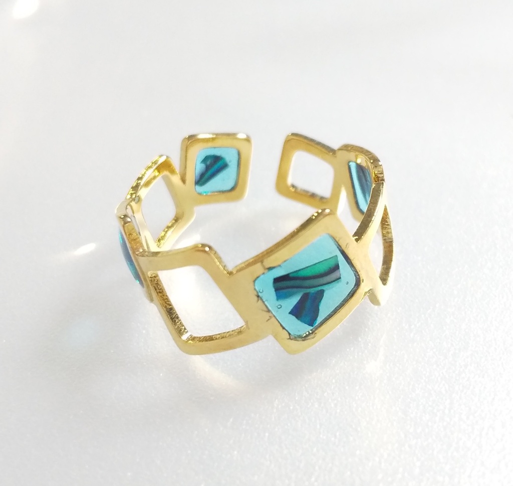 シェル入り・アクアブルーの透かしリング